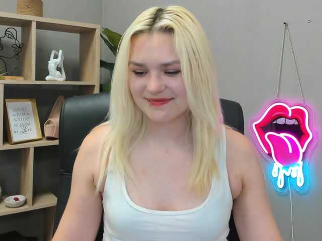 SweetLilyxo live cam on BongaCams