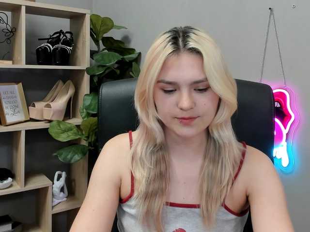 SweetLilyxo live cam on BongaCams