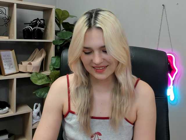 SweetLilyxo live cam on BongaCams