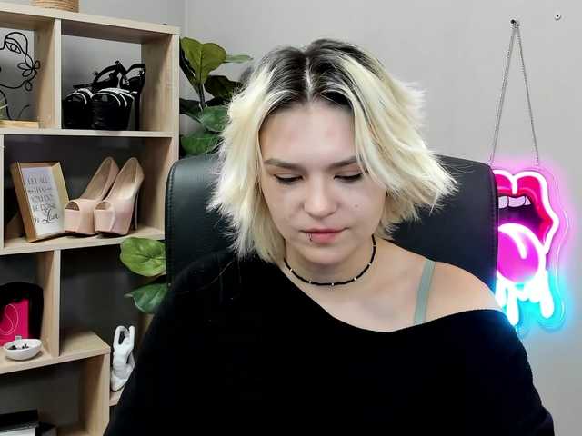 SweetLilyxo live cam on BongaCams