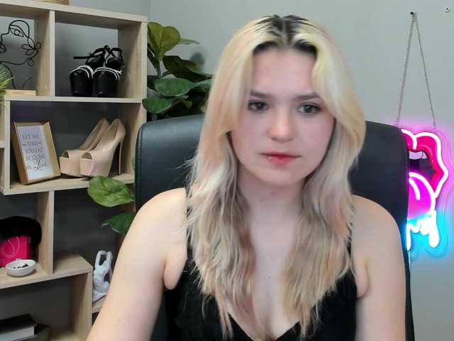 SweetLilyxo live webcam show