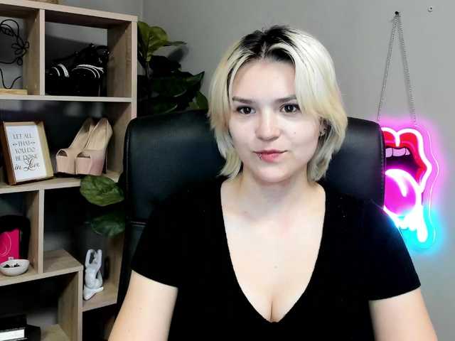 SweetLilyxo live cam on BongaCams