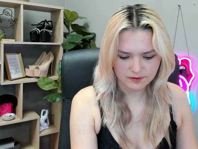 SweetLilyxo live webcam show