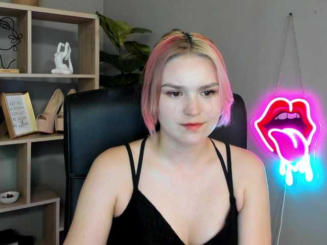 SweetLilyxo live cam on BongaCams