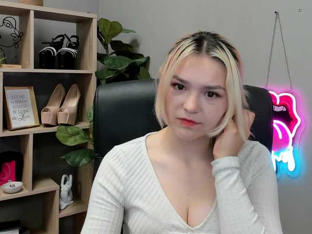 SweetLilyxo live cam on BongaCams