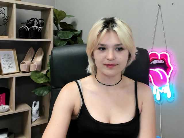 SweetLilyxo live cam on BongaCams