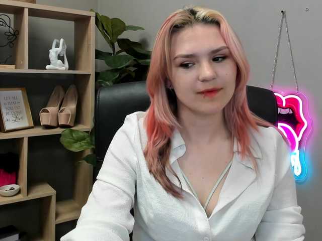SweetLilyxo live cam on BongaCams