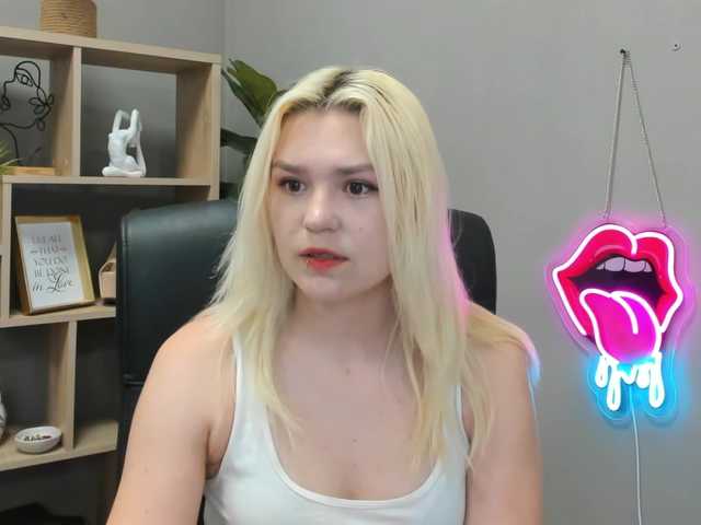 SweetLilyxo live cam on BongaCams