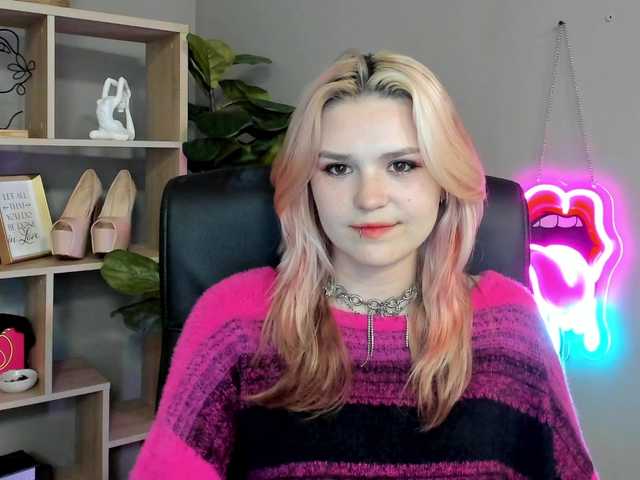 SweetLilyxo live cam on BongaCams