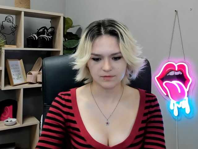 SweetLilyxo live cam on BongaCams