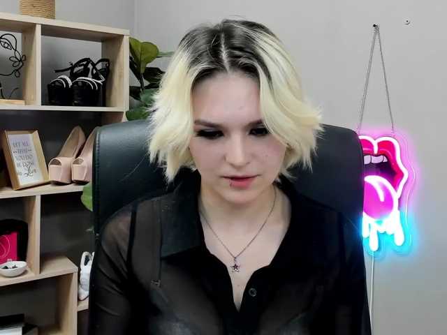 SweetLilyxo live cam on BongaCams