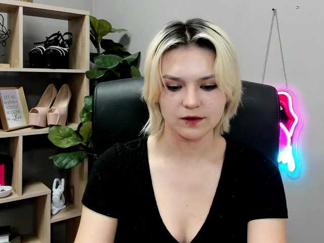 SweetLilyxo live cam on BongaCams