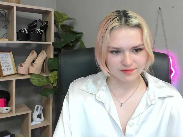 SweetLilyxo live cam on BongaCams