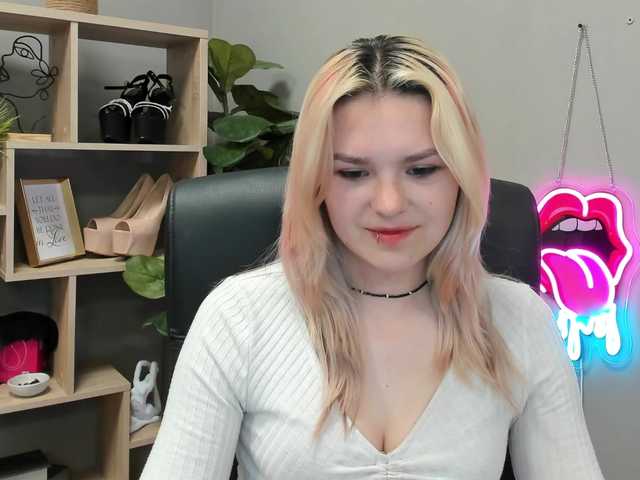 SweetLilyxo live webcam show