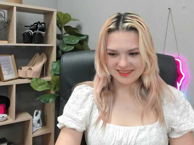 SweetLilyxo live webcam show