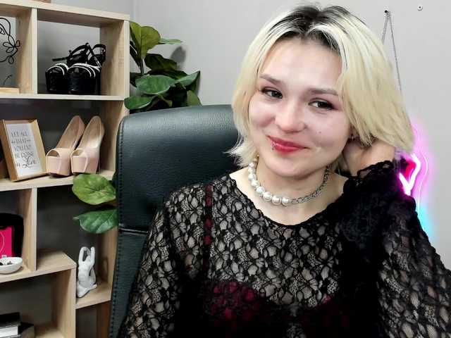 SweetLilyxo live cam on BongaCams