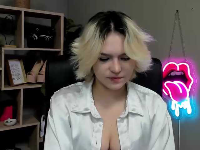 SweetLilyxo live cam on BongaCams