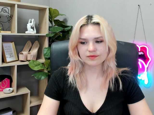 SweetLilyxo live cam on BongaCams
