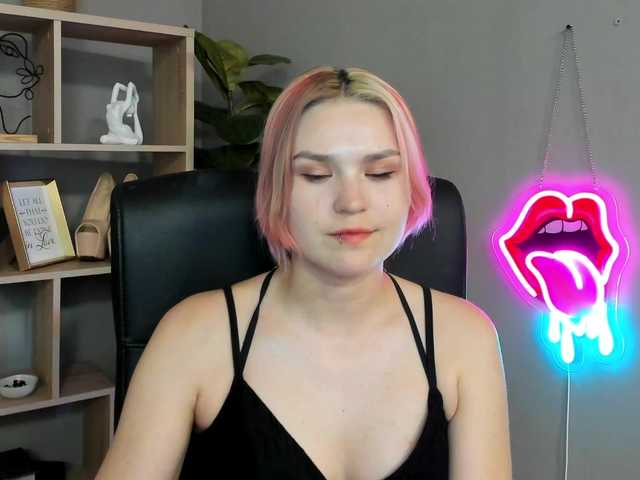 SweetLilyxo live cam on BongaCams