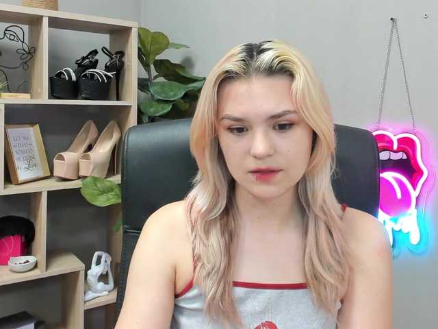 SweetLilyxo live cam on BongaCams