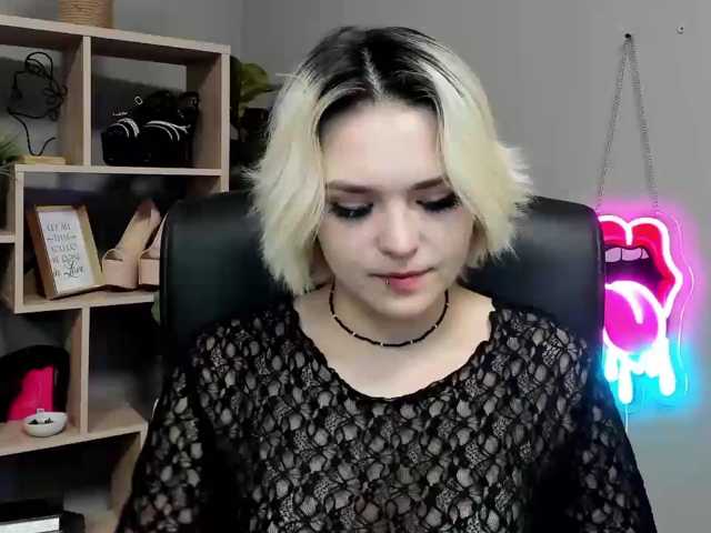 SweetLilyxo live cam on BongaCams