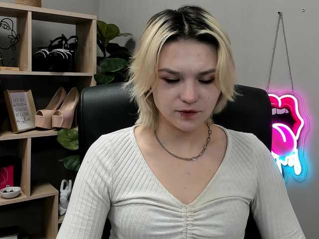 SweetLilyxo live cam preview