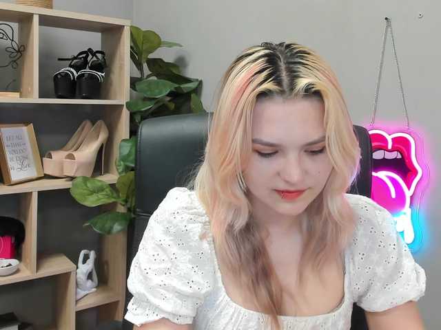 SweetLilyxo live webcam show