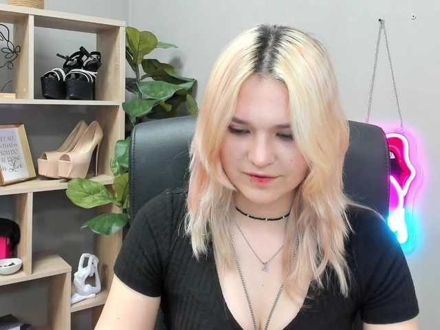 SweetLilyxo live cam on BongaCams