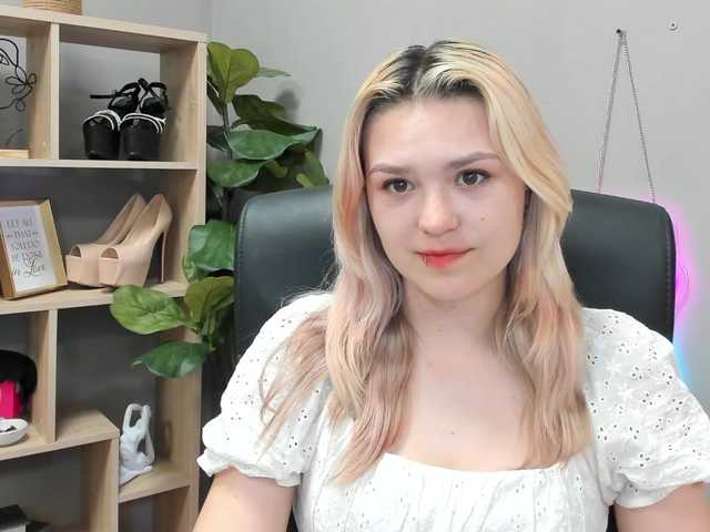 SweetLilyxo live webcam show