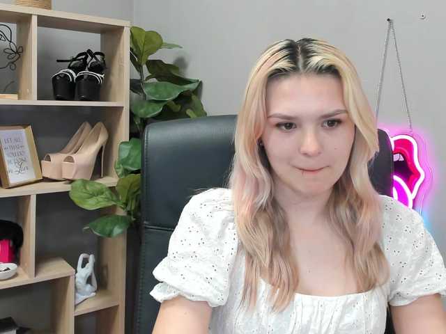 SweetLilyxo live webcam show