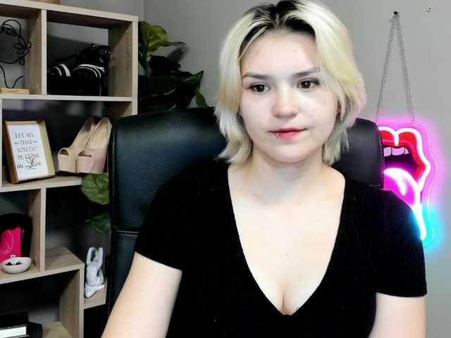 SweetLilyxo live cam on BongaCams