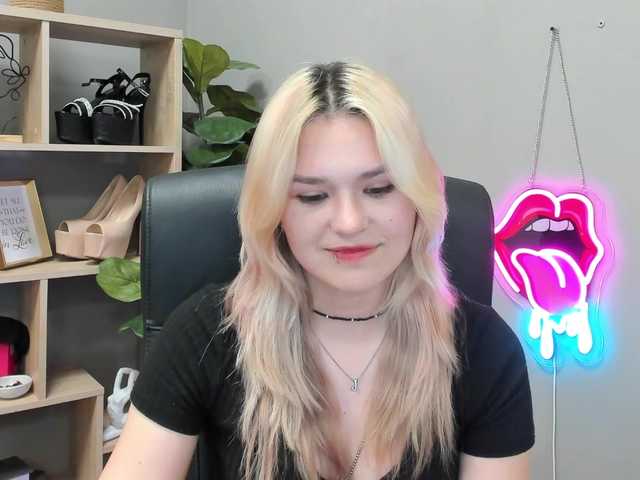 SweetLilyxo live cam on BongaCams