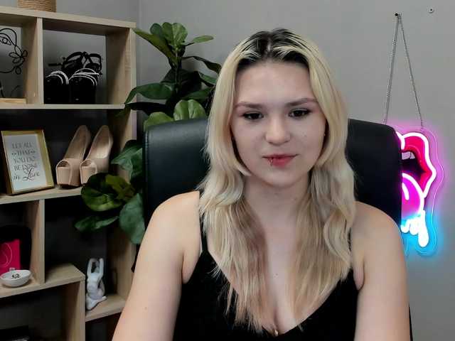 SweetLilyxo live cam on BongaCams