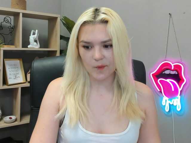 SweetLilyxo live cam on BongaCams