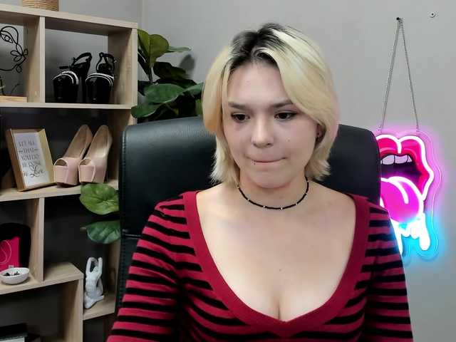 SweetLilyxo live cam on BongaCams