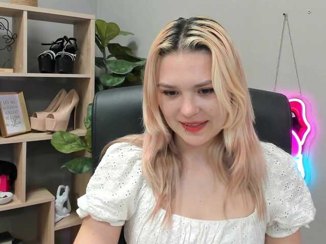 SweetLilyxo live cam on BongaCams