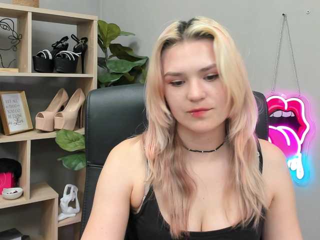 SweetLilyxo live cam on BongaCams