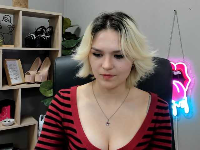 SweetLilyxo live cam on BongaCams