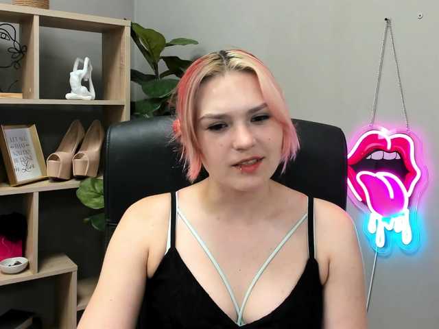 SweetLilyxo live cam on BongaCams