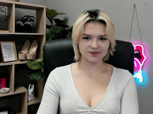 SweetLilyxo live cam on BongaCams