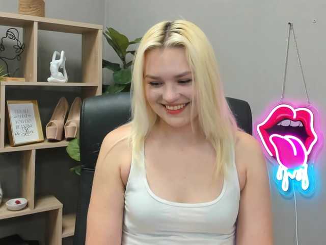 SweetLilyxo live cam on BongaCams