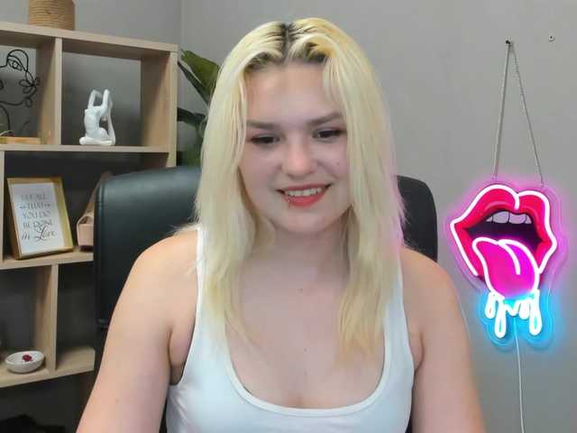 SweetLilyxo live cam on BongaCams