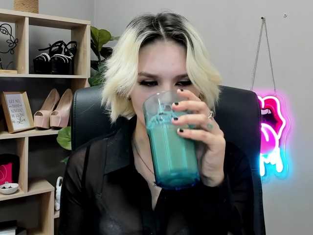 SweetLilyxo live cam on BongaCams