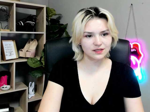 SweetLilyxo live cam on BongaCams