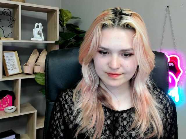 SweetLilyxo live cam on BongaCams