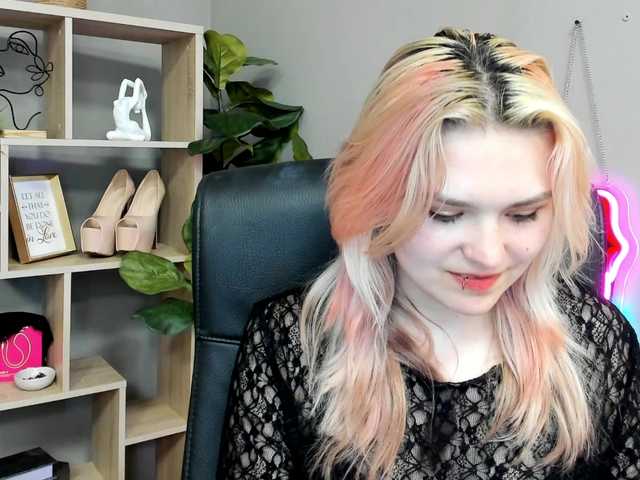 SweetLilyxo live cam on BongaCams