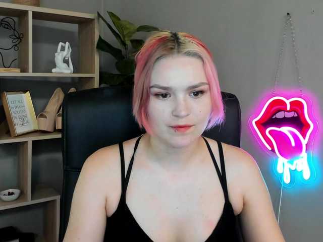 SweetLilyxo live cam on BongaCams