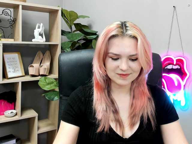 SweetLilyxo live cam on BongaCams