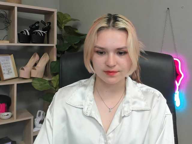 SweetLilyxo live cam on BongaCams
