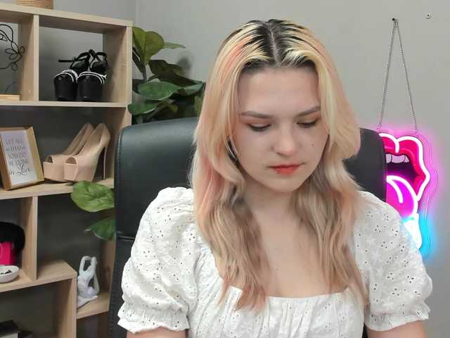 SweetLilyxo live webcam show